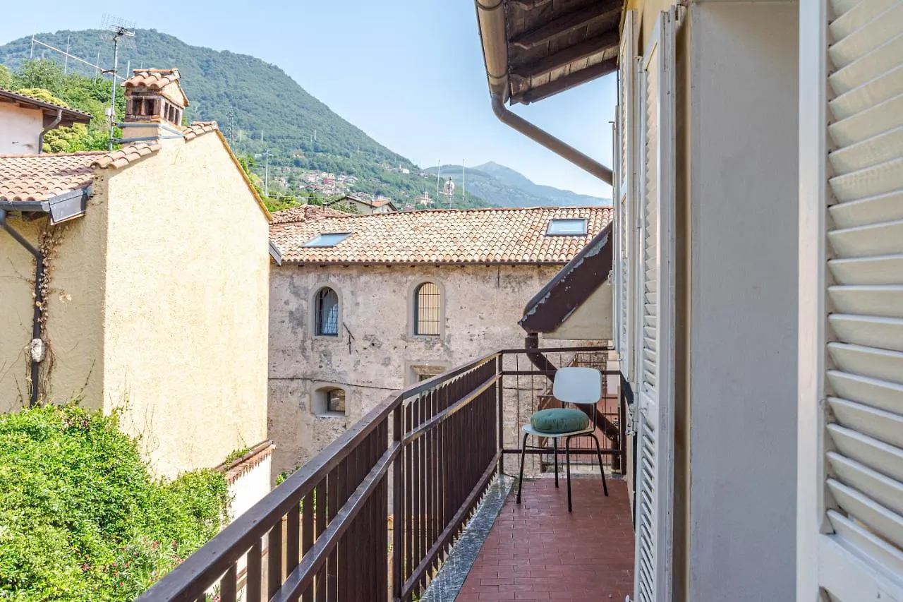 Roomy Apartament In Domaso With Small Balcony!