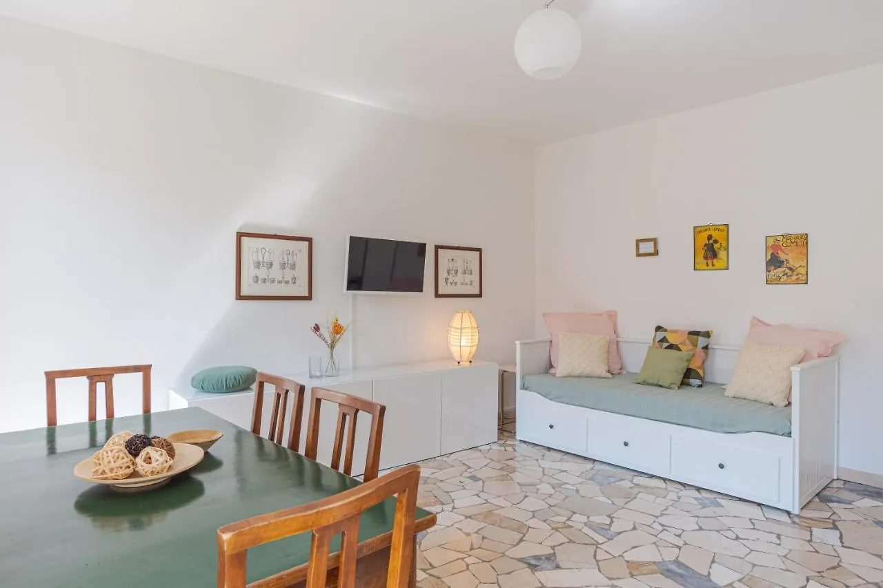 アパート Roomy Apartament In Domaso With Small Balcony! イタリア