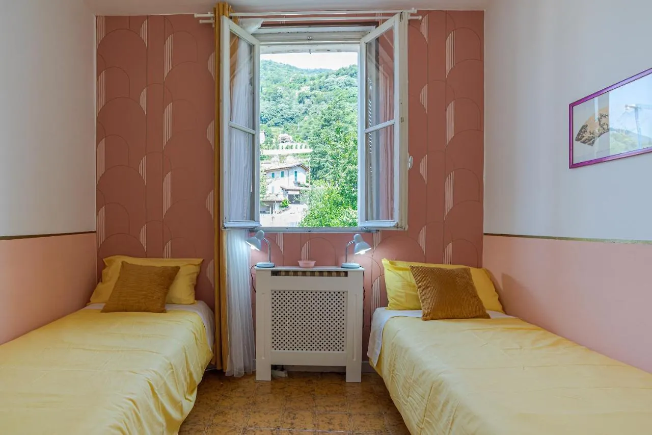 Roomy Apartament In Domaso With Small Balcony!