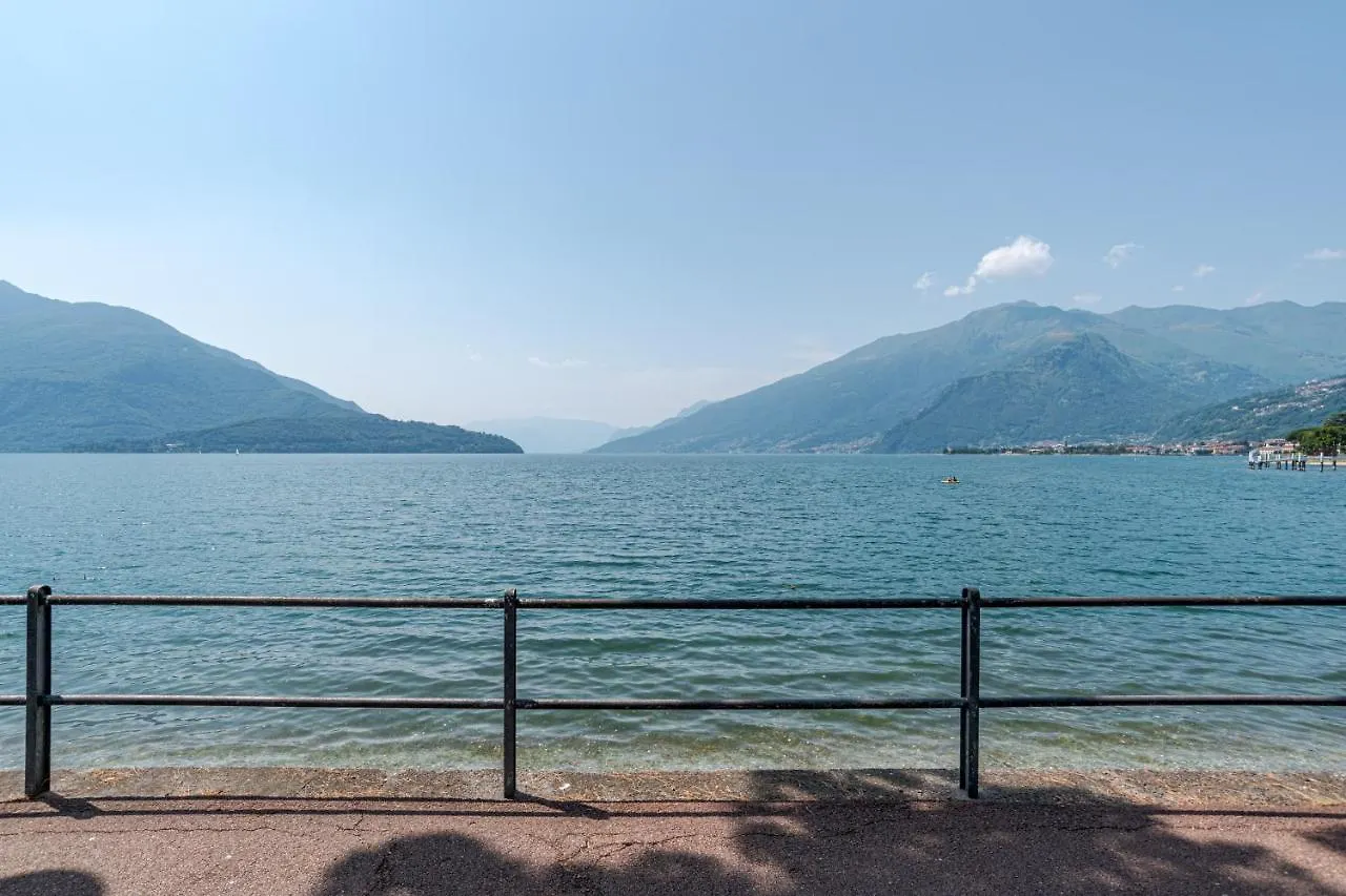 Roomy Apartament In Domaso With Small Balcony! 0*,