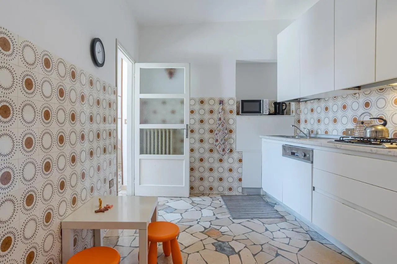 Roomy Apartament In Domaso With Small Balcony! イタリア